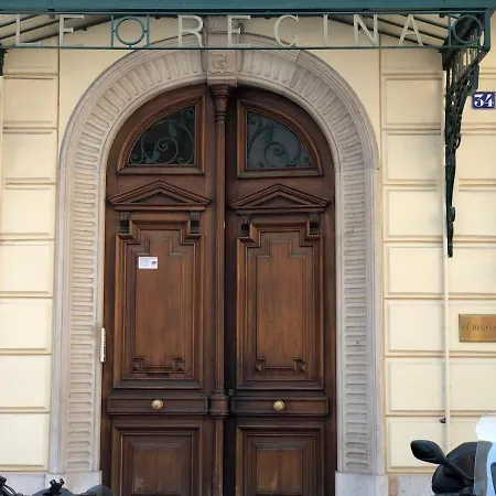 Grand 2p Face En Centre-ville Dans Un Palace Avec Parc A - Fr-1-196-318