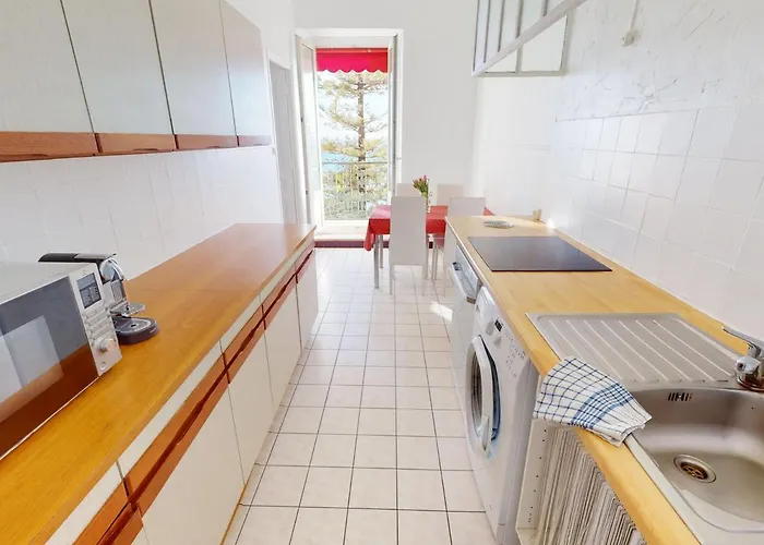 Grand 2p Face En Centre-ville Dans Un Palace Avec Parc à - Fr-1-196-318 Apartamento Menton