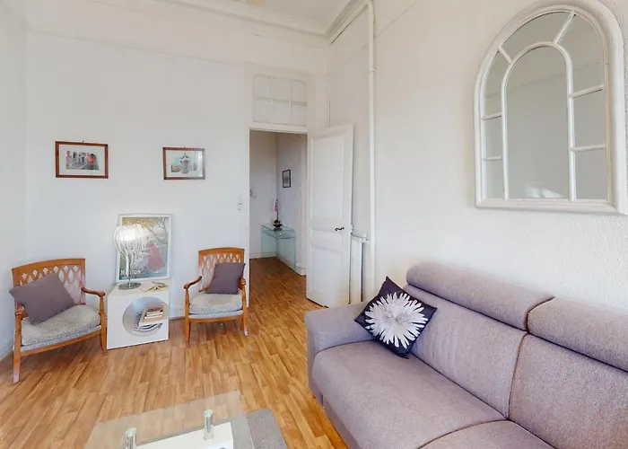 Grand 2p Face En Centre-ville Dans Un Palace Avec Parc A - Fr-1-196-318 Menton