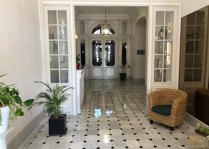 Grand 2p Face En Centre-ville Dans Un Palace Avec Parc A - Fr-1-196-318 Apartment Menton